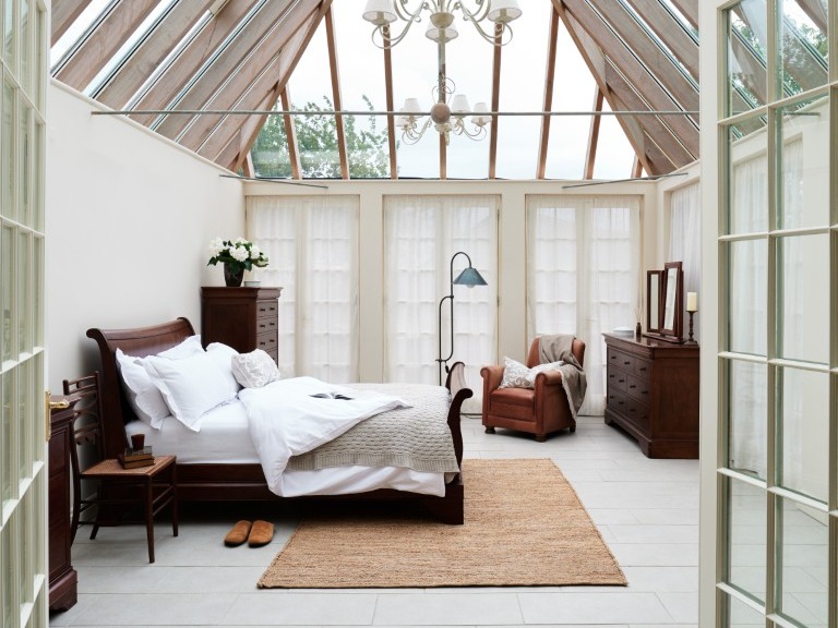 Willis and Gambier Antoinette Wooden Bed - image 3