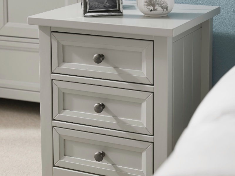 Julian Bowen Maine 3 Drawer Bedside Chest - image 2