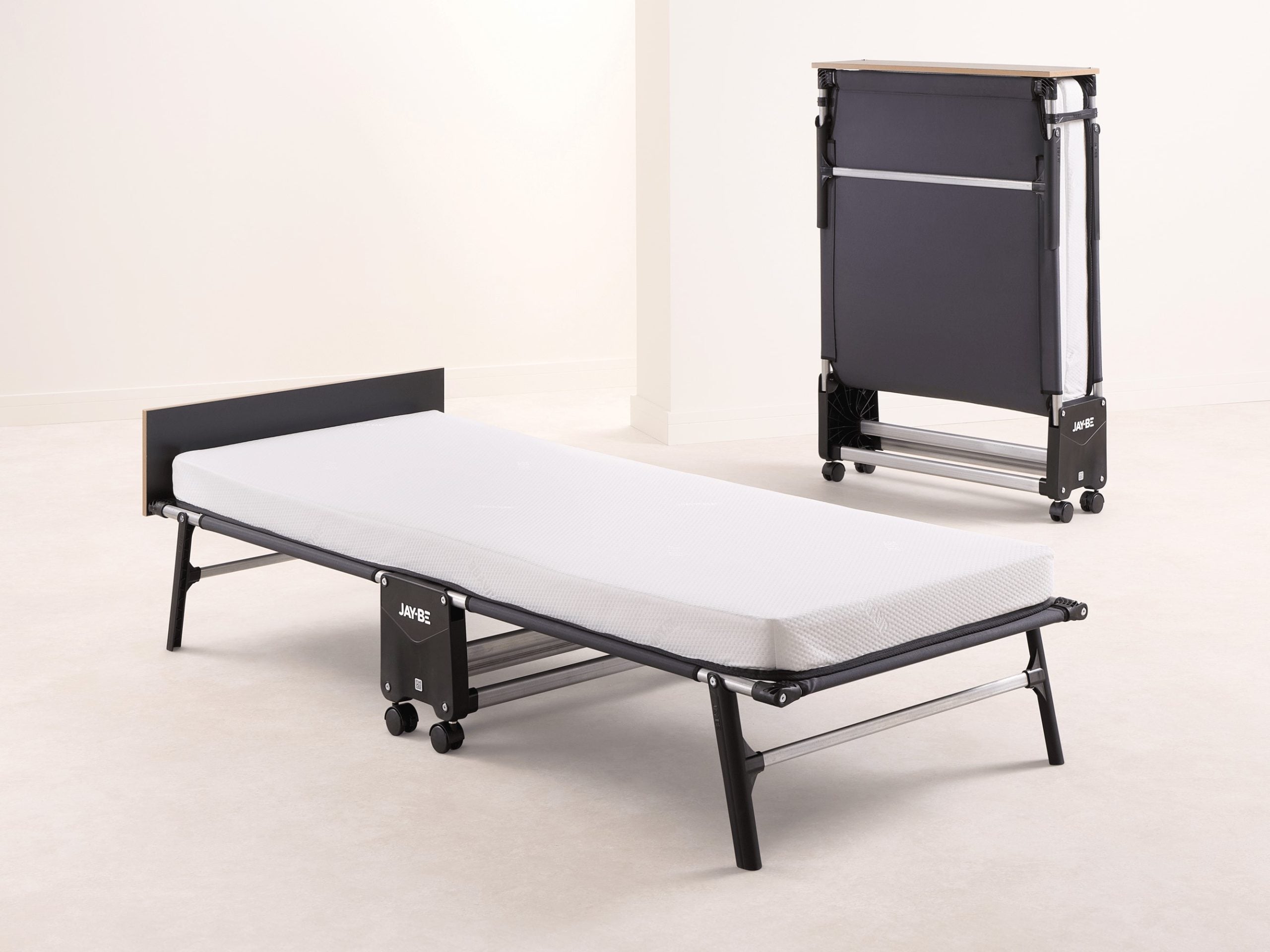 Why You Should Consider A Foldable Bed For Your Overnight Guests